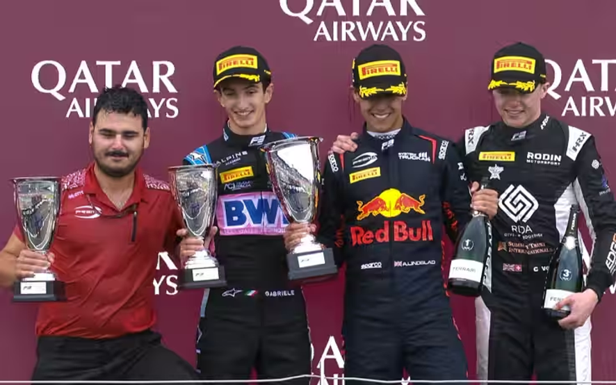 Silverstone, la casa del motorsport, è teatro della prima vittoria di Kimi Antonelli in F2, ma non solo. Ripercorriamo i momenti salienti 