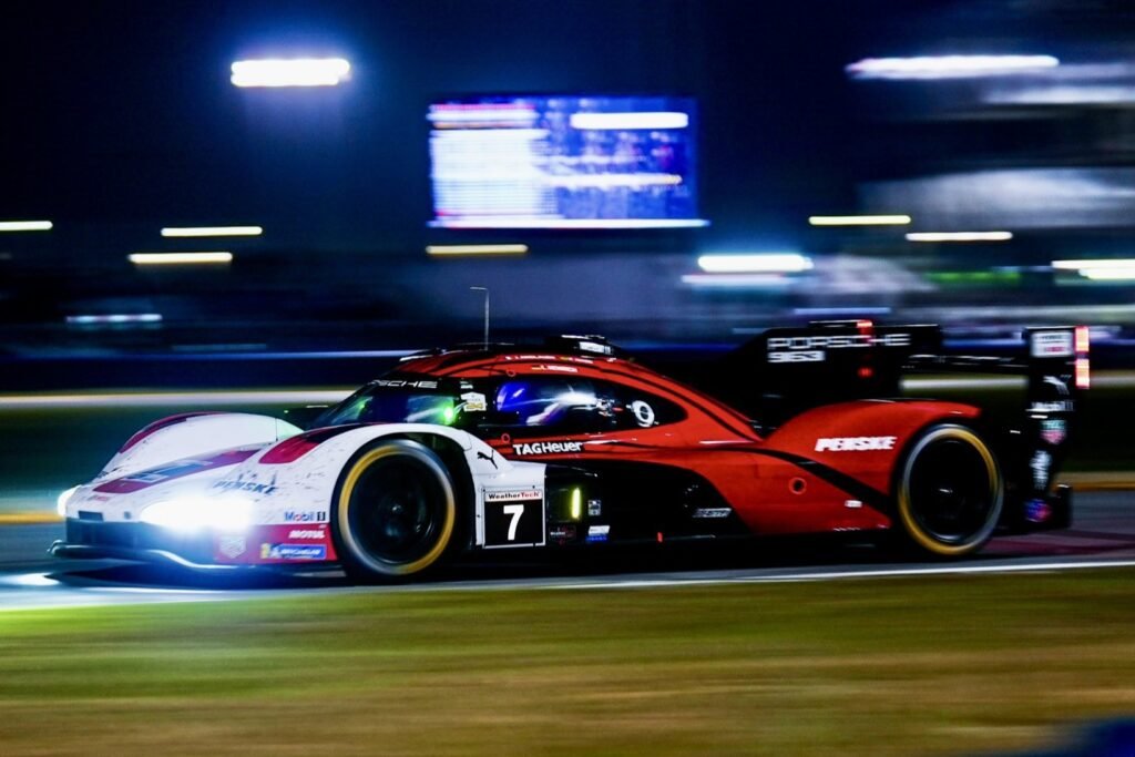 Daytona non dorme mai (e la Porsche nemmeno)