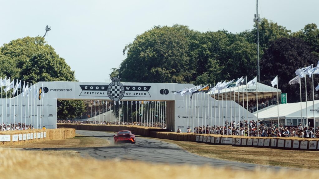 Racediary alla scoperta del “Goodwood Festival of Speed”; insieme dentro l’evento motoristico più importante dell’anno Racediary alla scoperta del “Goodwood Festival of Speed”; insieme dentro l’evento motoristico più importante dell’anno